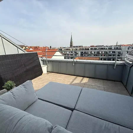 Penthouse Above - 2 Rooftop Terraces - East & West