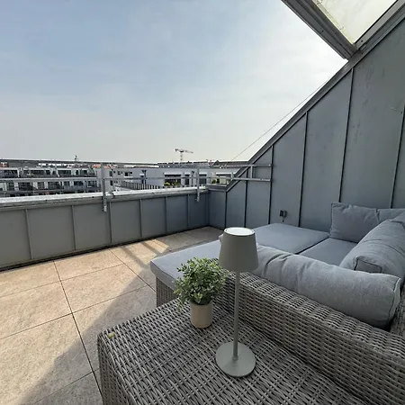 Penthouse Above - 2 Rooftop Terraces - East & West